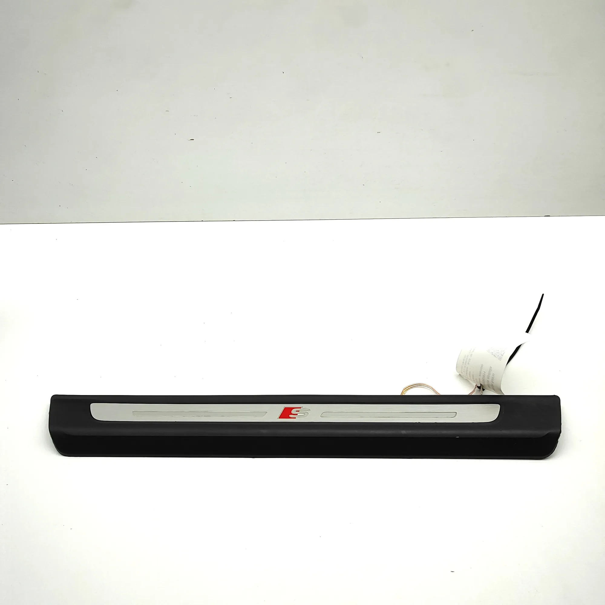 AUDI Q8 4MN Front Left Sill Trim 4M8947405A 3.0 Hybrid 250kw 2019 37353971