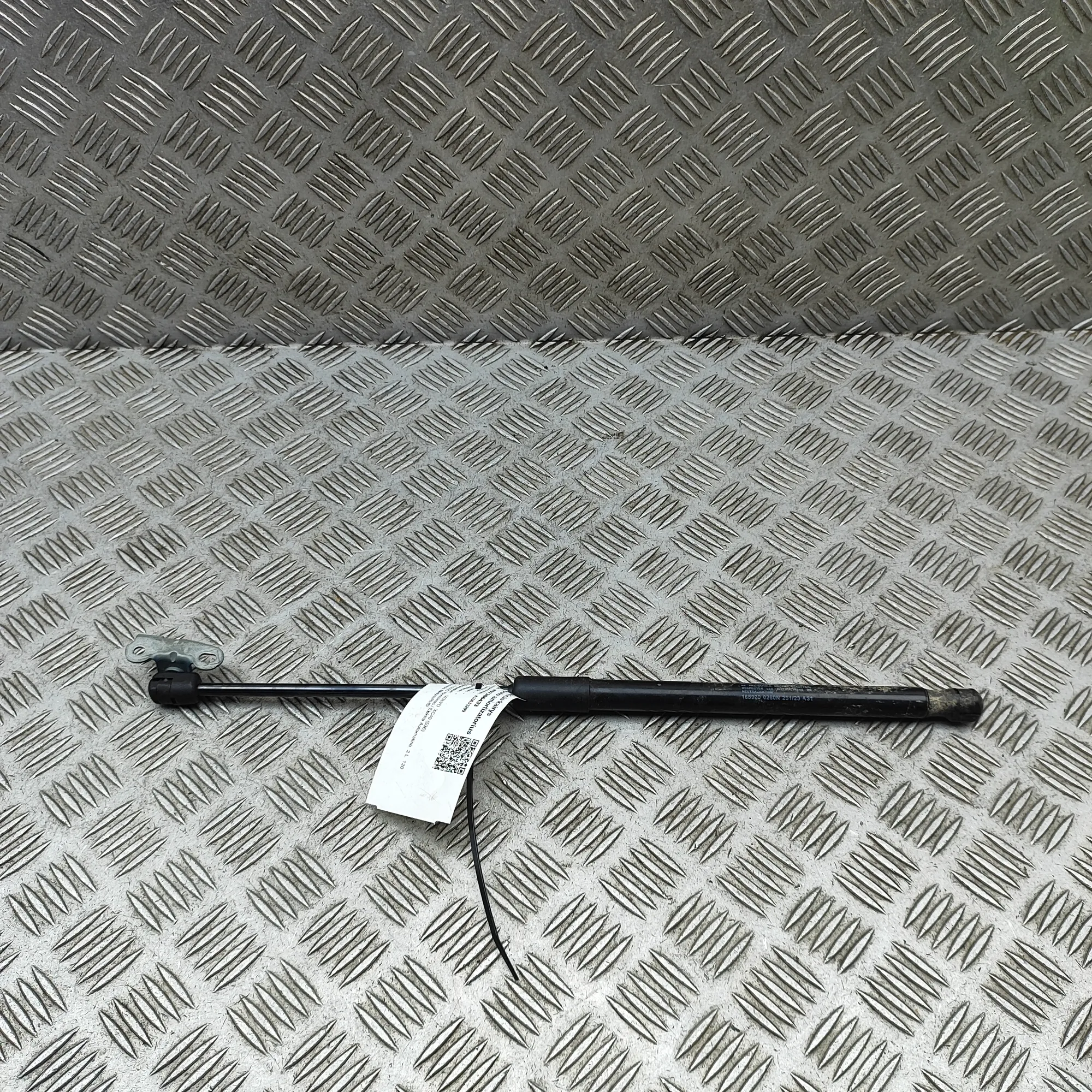 VOLVO XC40 Front Left Bonnet Strut 32405068 2023 37306433