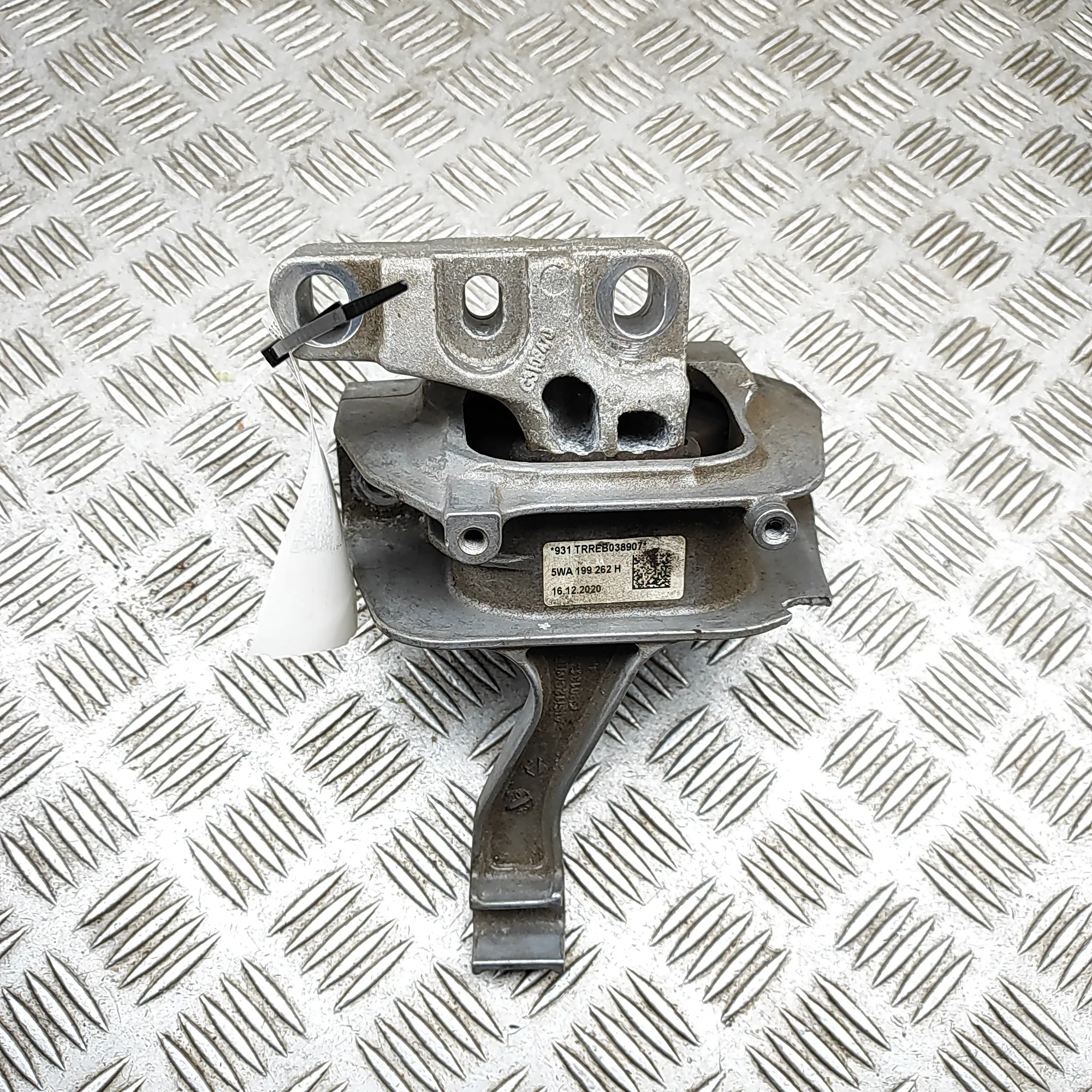 SKODA SUPERB MK3 Estate 3V Right Side Engine Mount 5WA199262H 2.0 Diesel 90kW