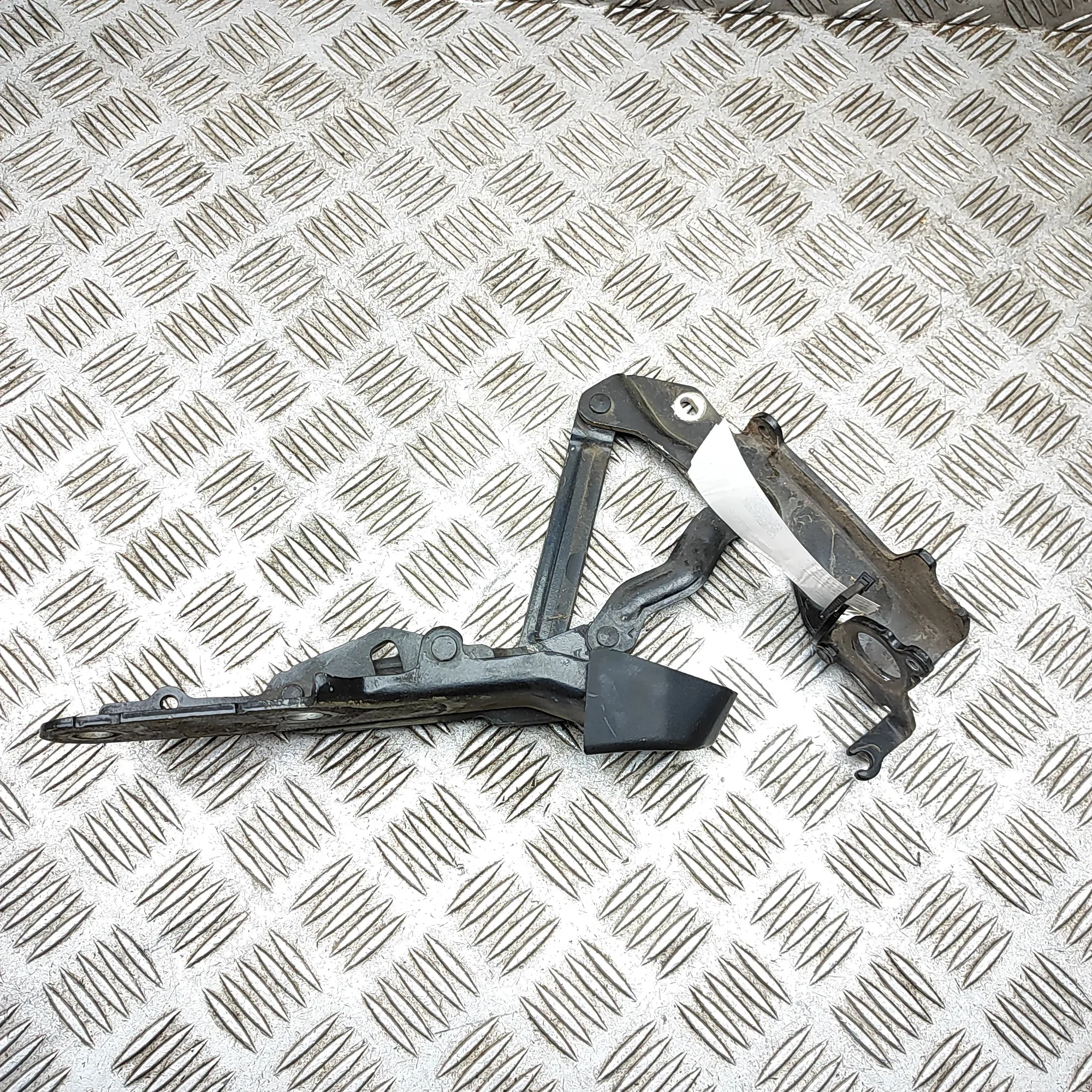 CHRYSLER GRAND VOYAGER MK5 RT Front Left Bonnet Hinge 68059733AD 2.8Diesel 132kW
