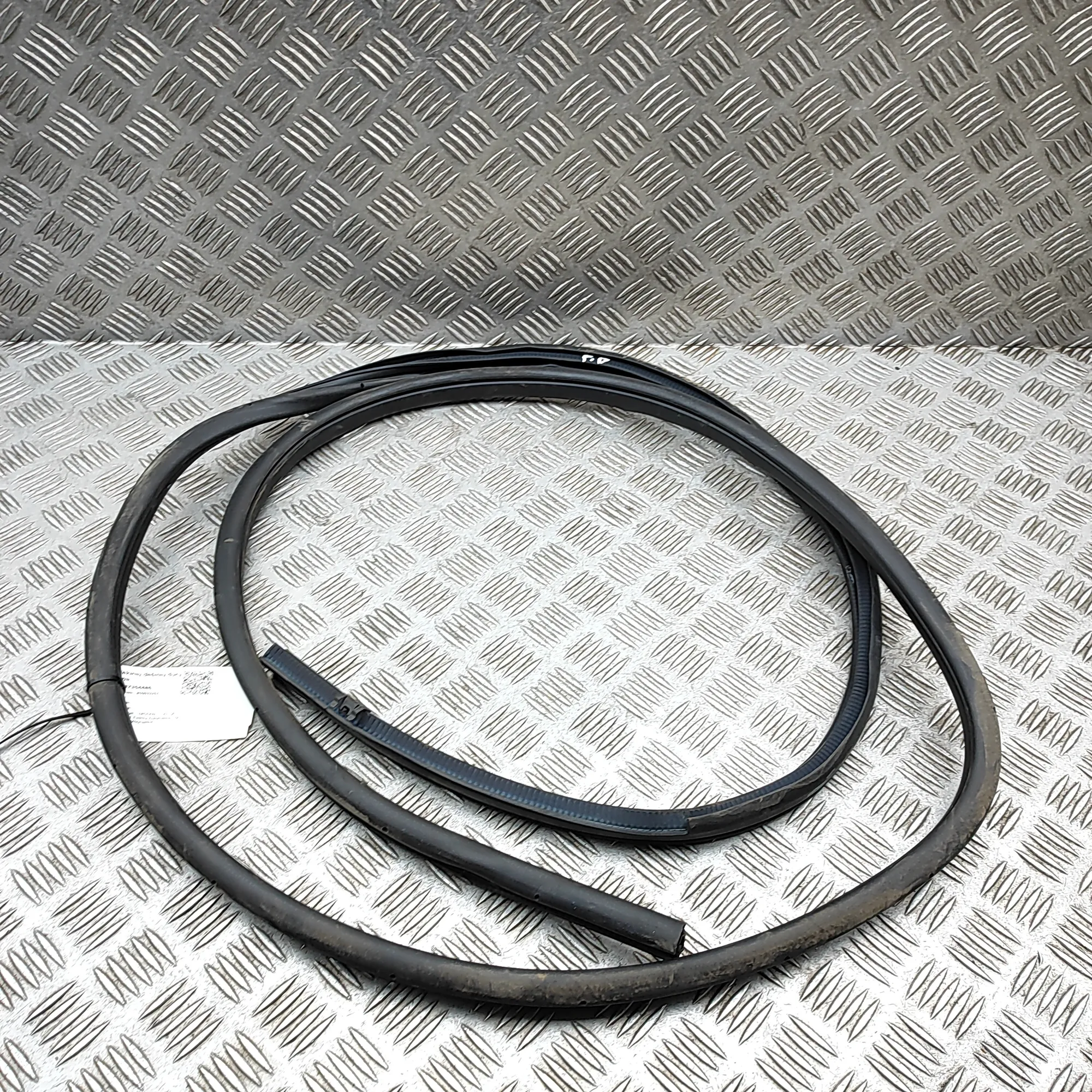 NISSAN LEAF ZE1 MK2 Front Right Door Seal Rubber 80830-5SL0A 2021 37354486