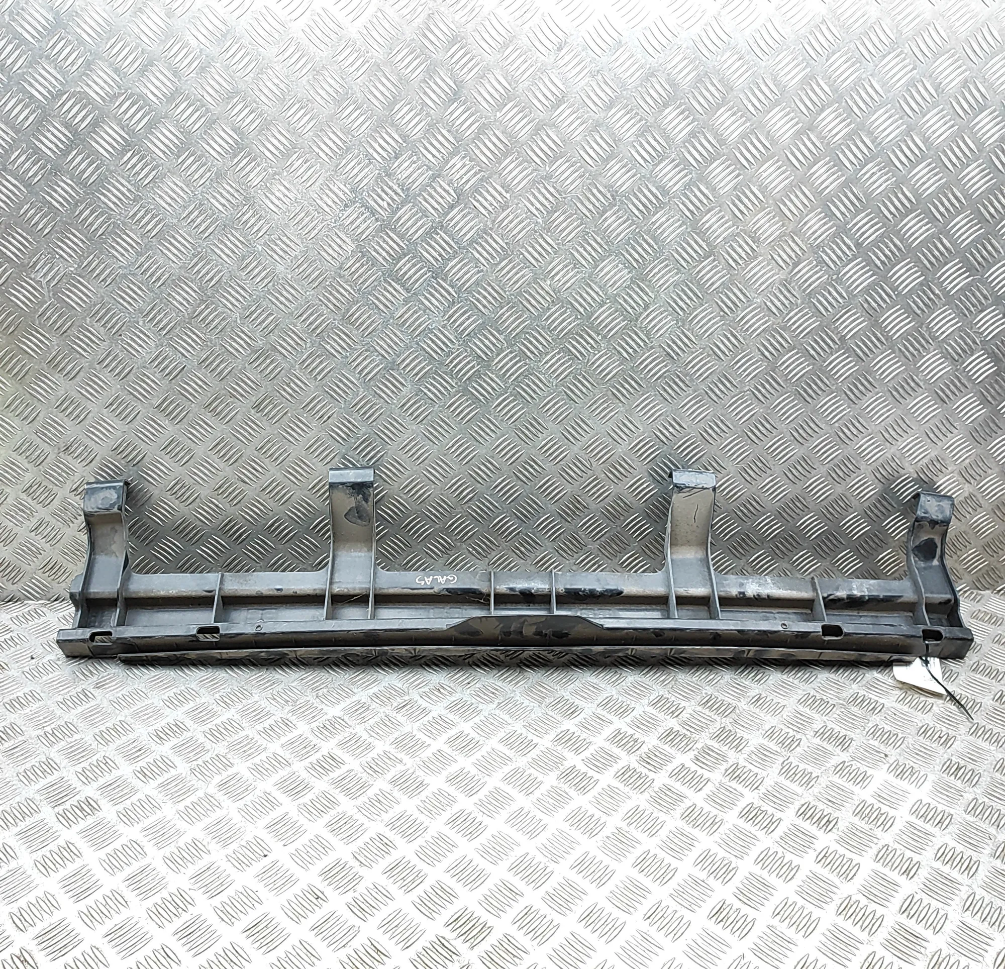 CHRYSLER GRAND VOYAGER MK5 RT Rear Bumper Middle Bracket 05113107AC 2014