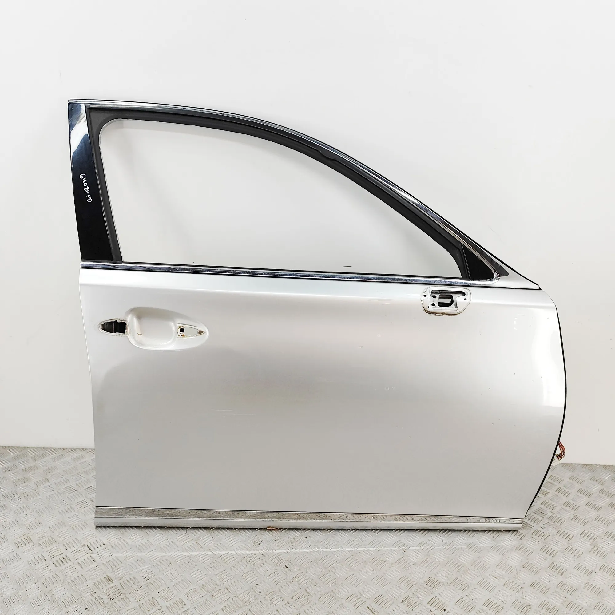 LEXUS LS XF40 Front Right Door 67001-50080 4.6 Petrol 280kw 2006 36753517