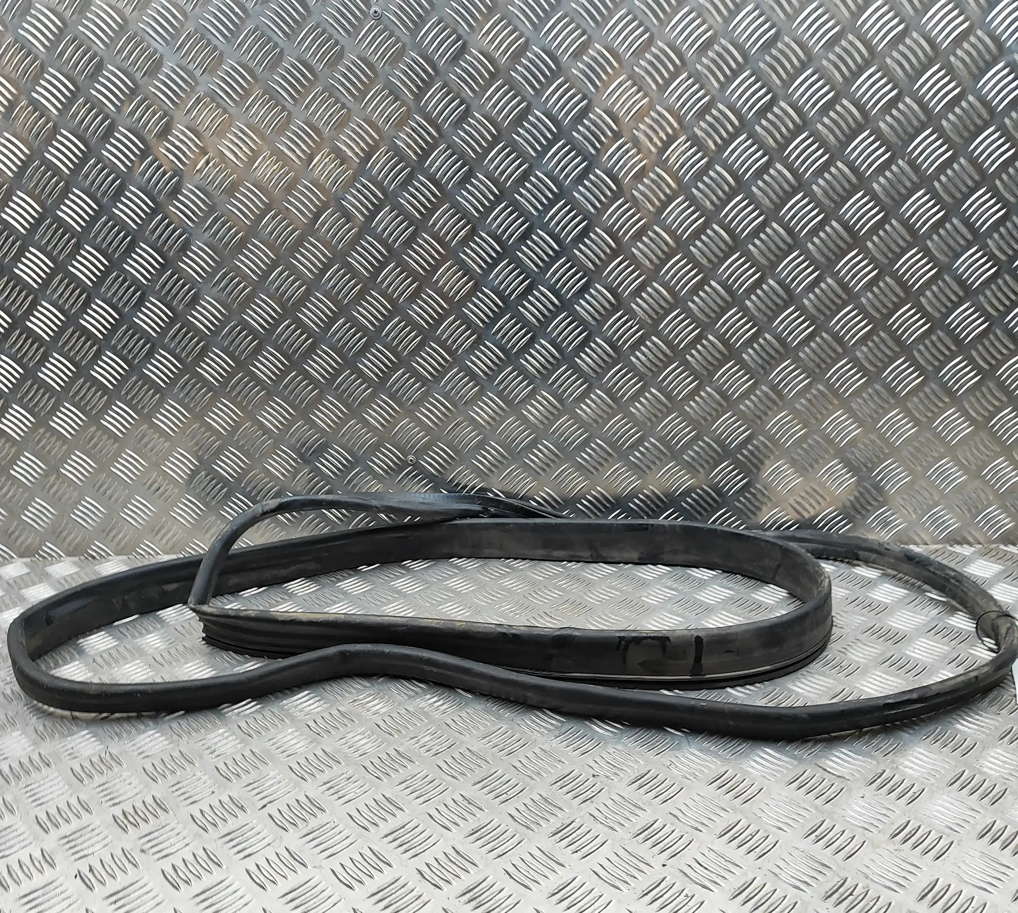 MERCEDES-BENZ S W222, V222, X222 Engine Rubber Seal A2226280198 36893738