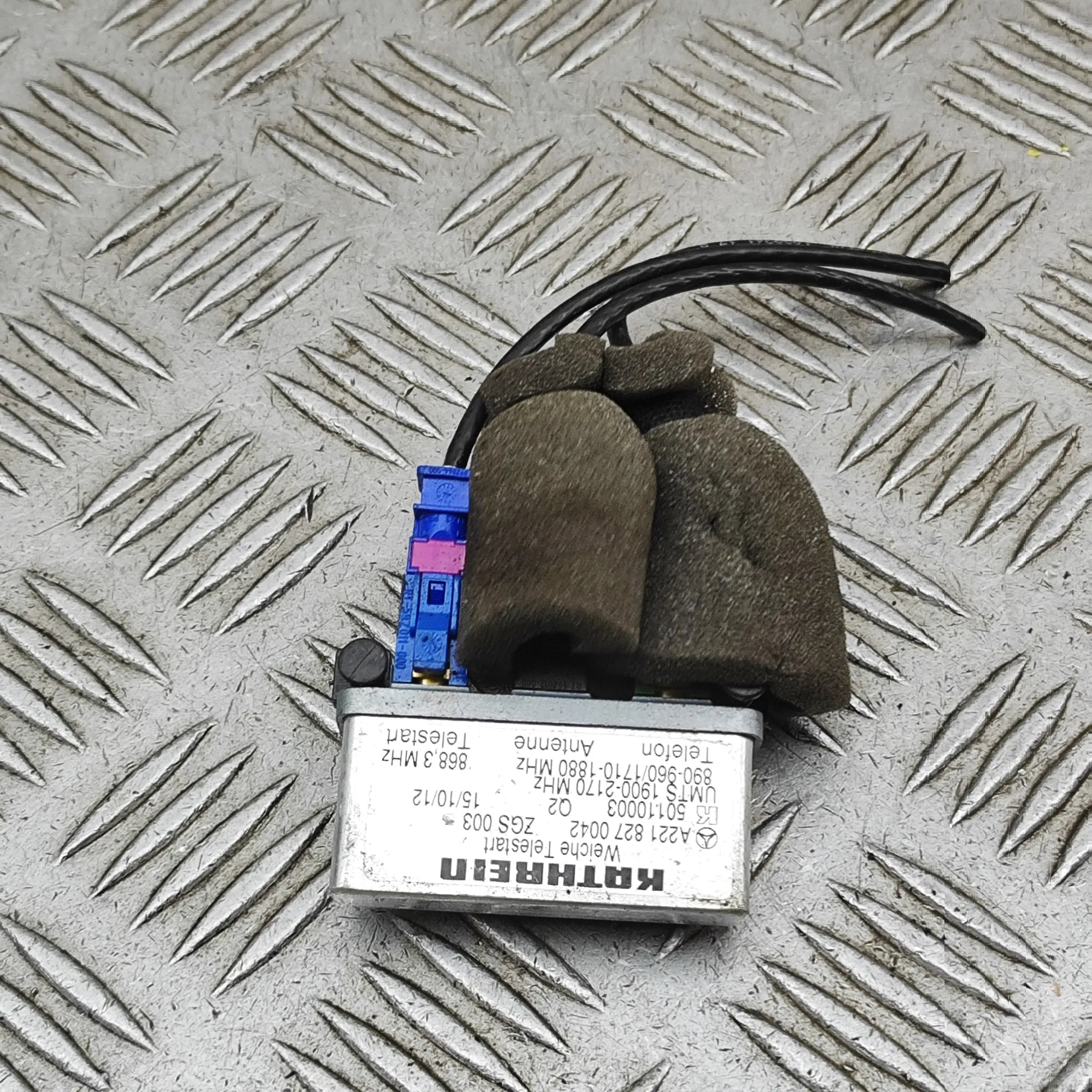 MERCEDES-BENZ S W222, V222, X222 Antenna Amplifier A2218270042 36899794