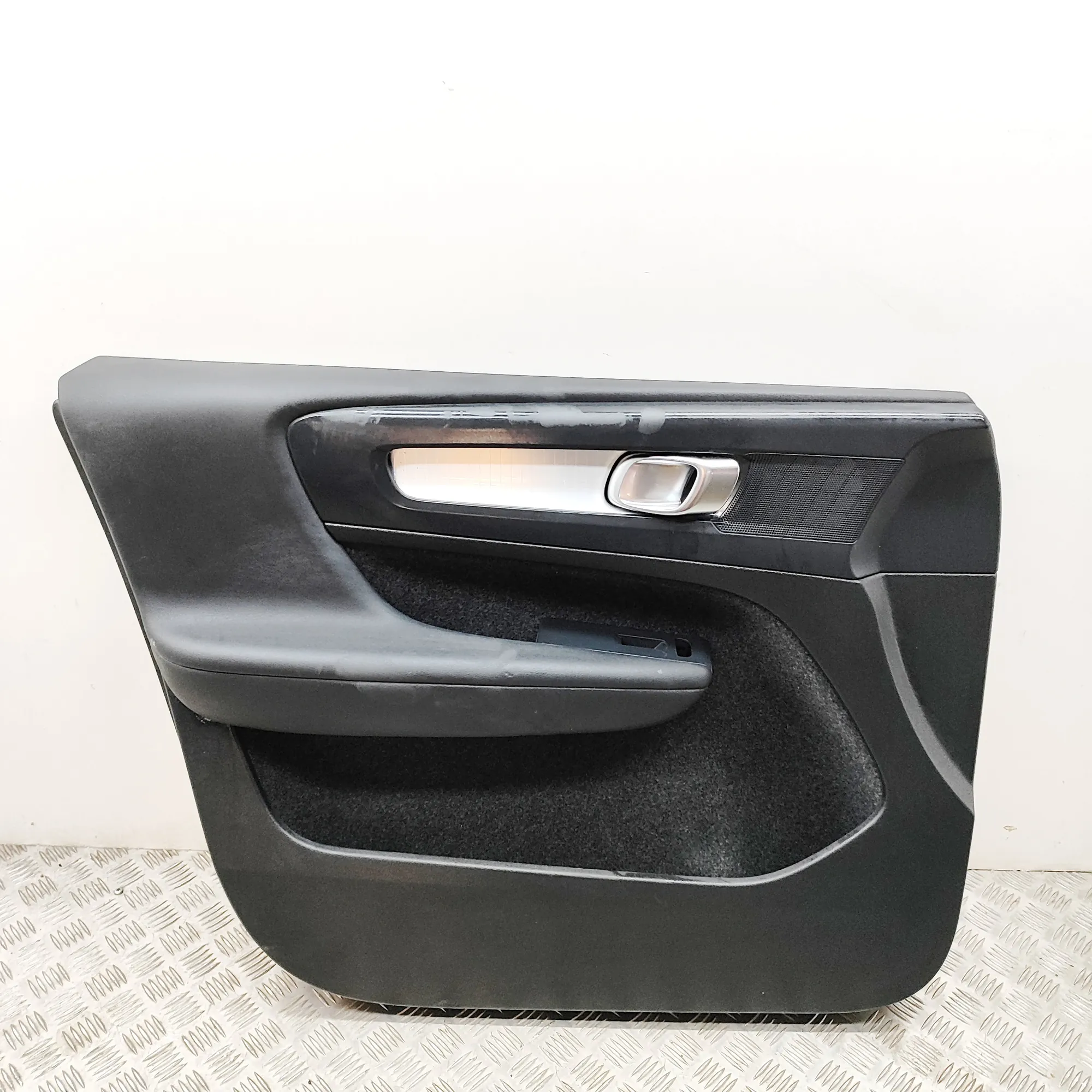 VOLVO XC40 Front Left Door Panel 32282668 RHD 2023 36833927