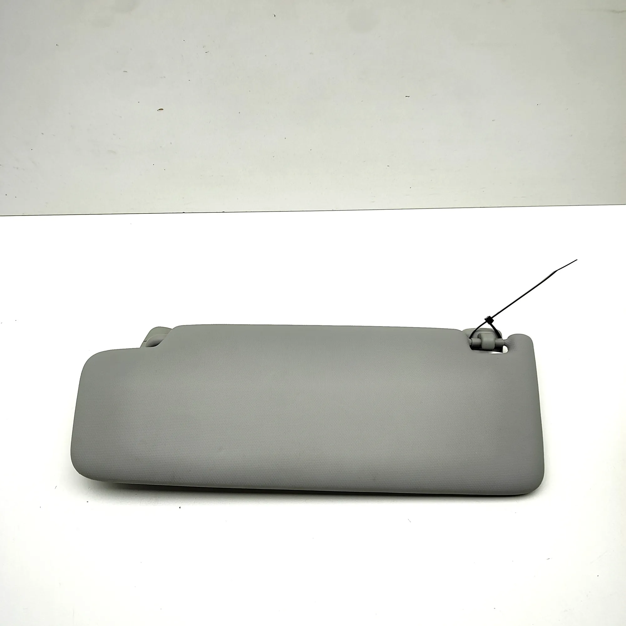 AUDI A5 F5 Right Side Sun Visor 8V5857552AE 2.0 Diesel 140kw 2016 37001542