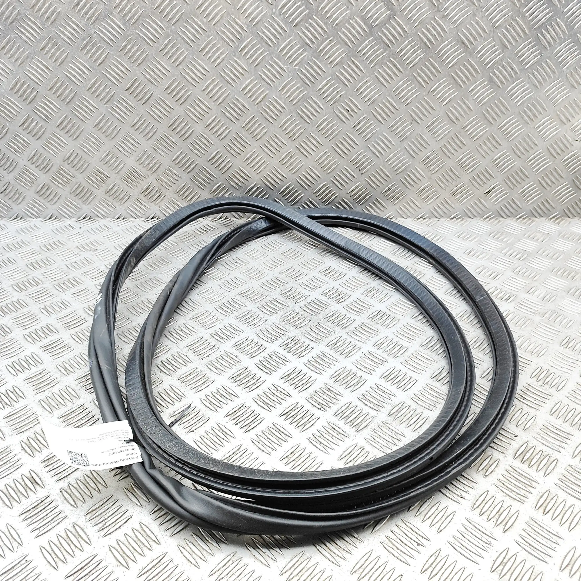 VOLVO S90 MK2 Front Right Door Seal Rubber 31371589 2.0 Diesel 173kw 2017