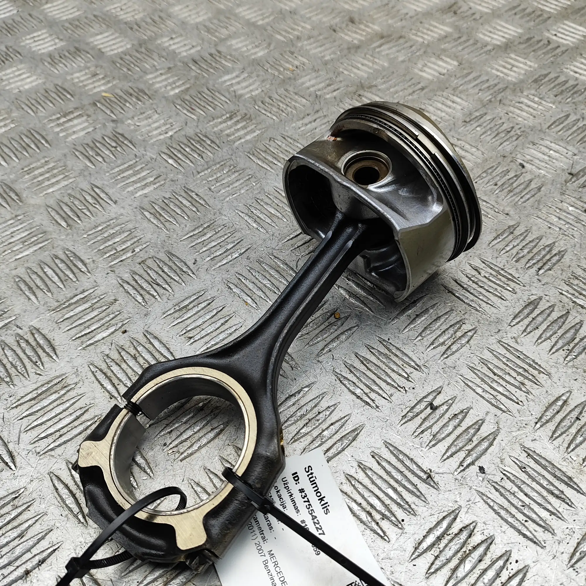 MERCEDES-BENZ CLS C219 Piston A2720303117 3.5 Petrol 215kw 2007 37554227