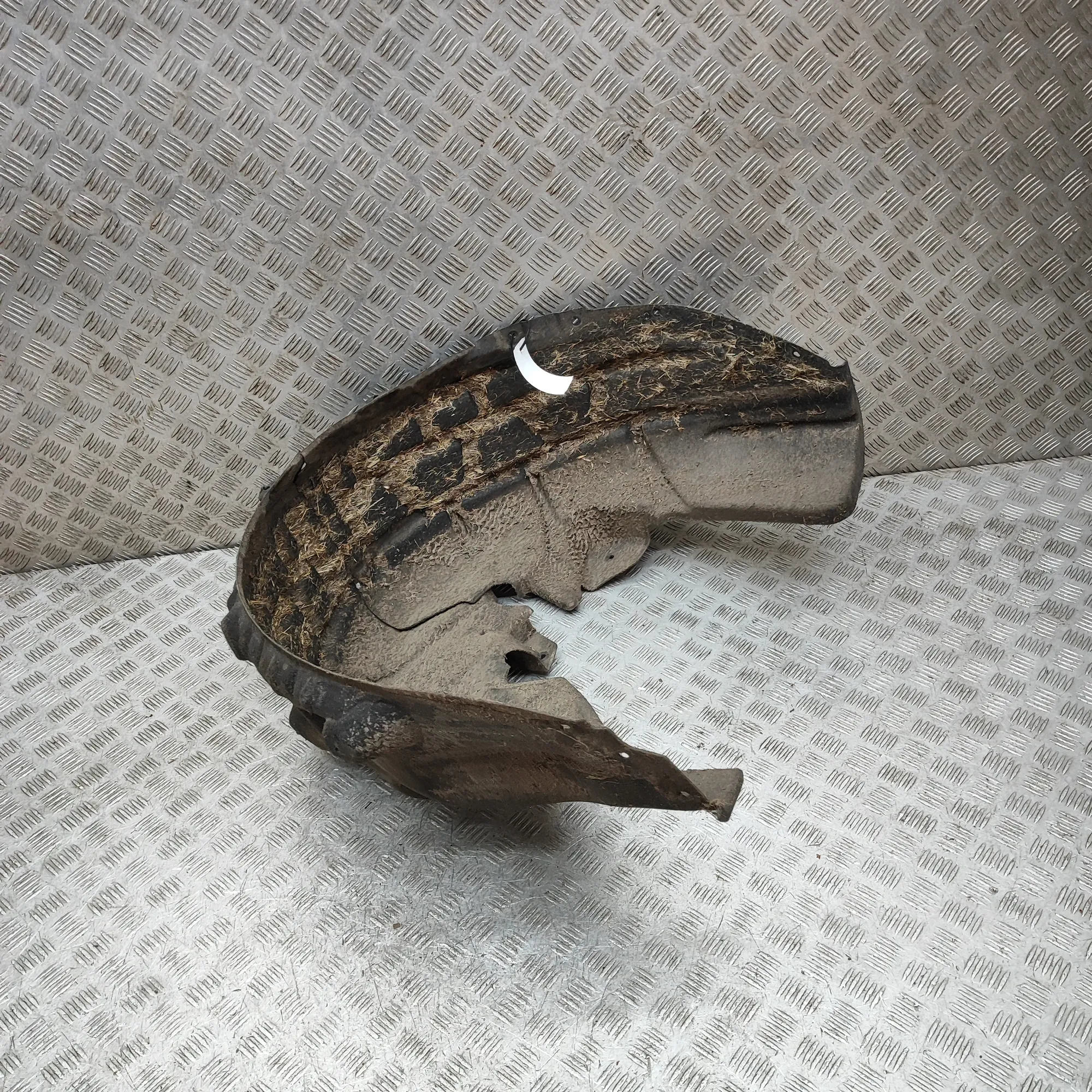VOLVO XC40 Rear Left Arch Liner 32417191 2.0 Hybrid 120kw 2023 36835855
