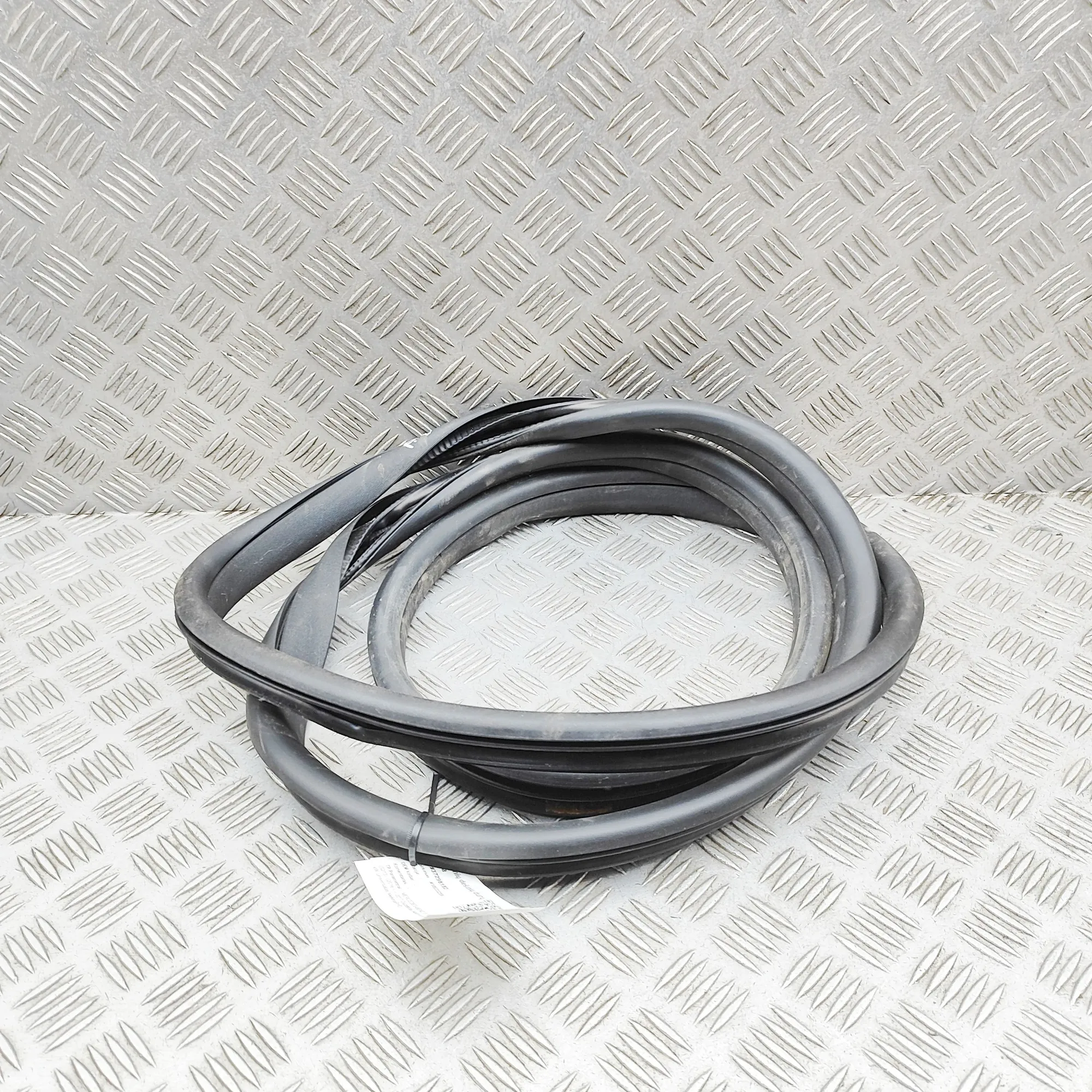 MERCEDES-BENZ E T-Model S213 Front Right Door Seal Rubber A2136970051 37298182