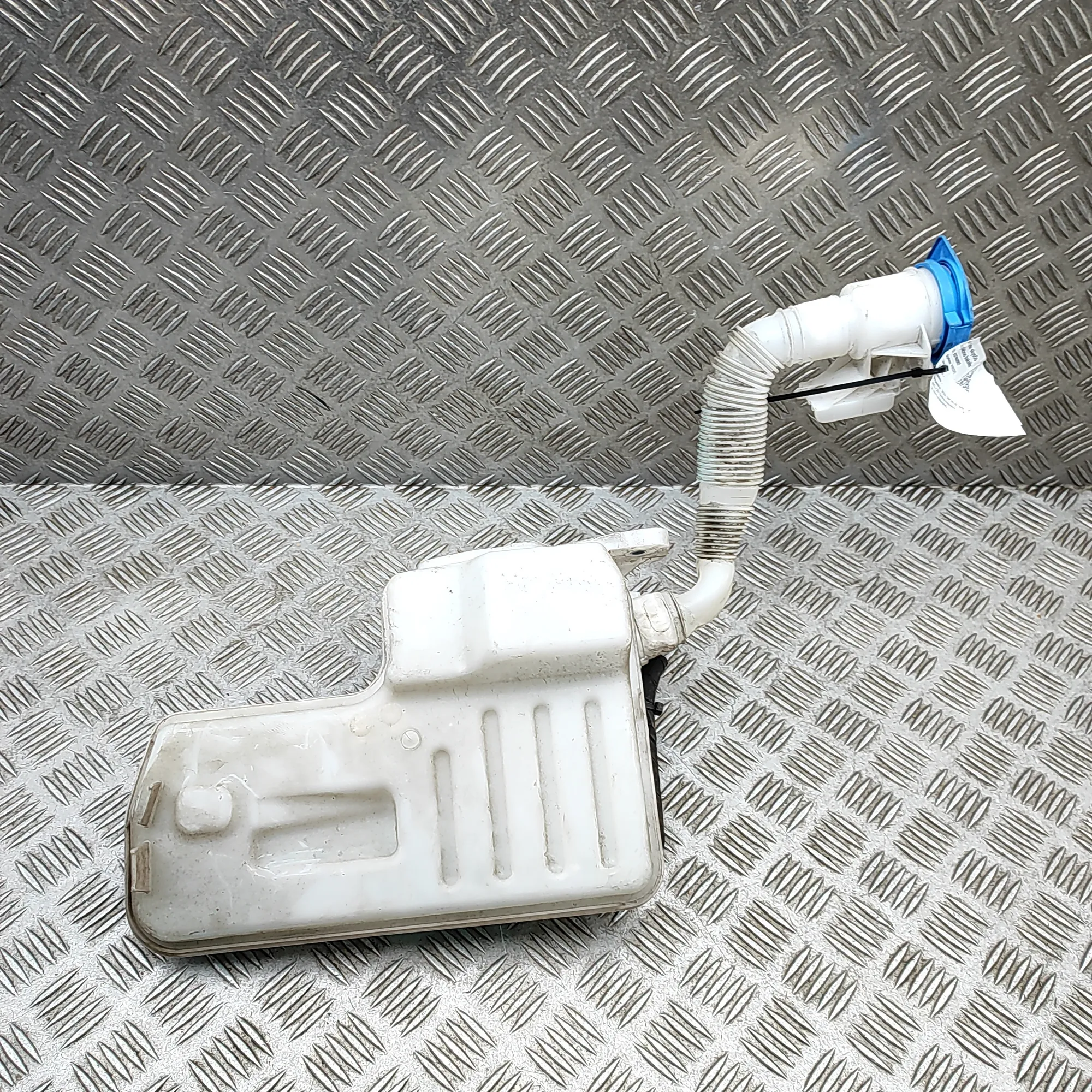 SKODA SUPERB MK3 Estate 3V Window Washer Tank 5Q0955448 2.0 Diesel 90kW 2021