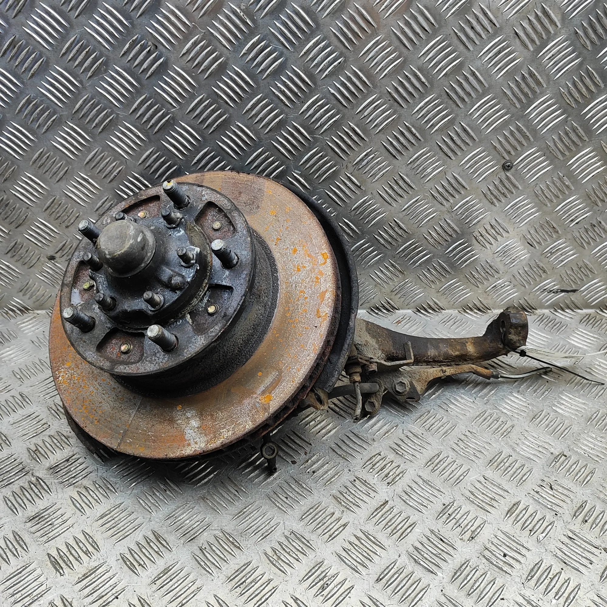 TOYOTA LAND CRUISER 100 J1 Front Right Wheel Hub 43201-60020 4.2 Diesel 37242641