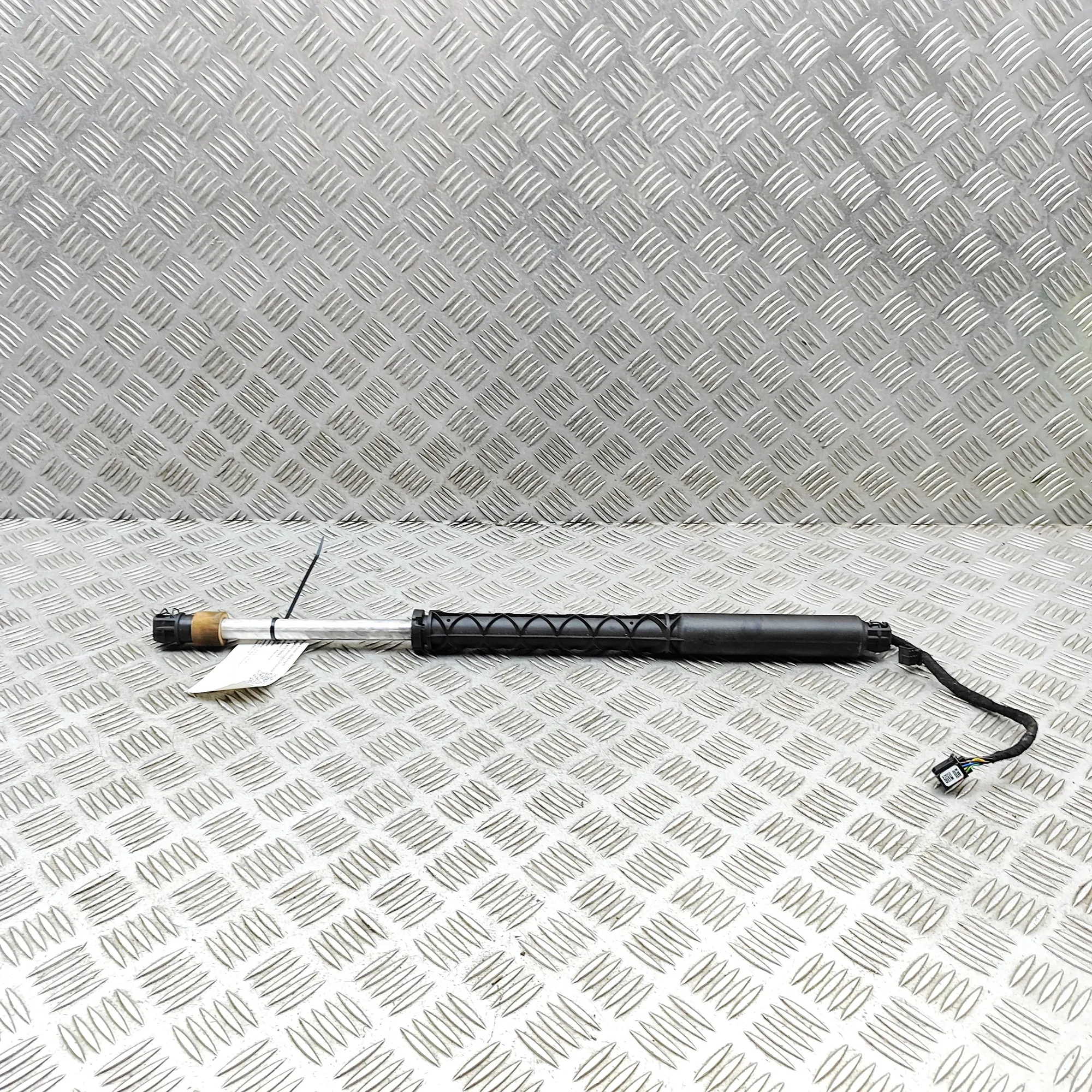 VOLVO S90 MK2 Right Side Tailgate Gas Strut 31371787 2.0 Diesel 173kw 2017
