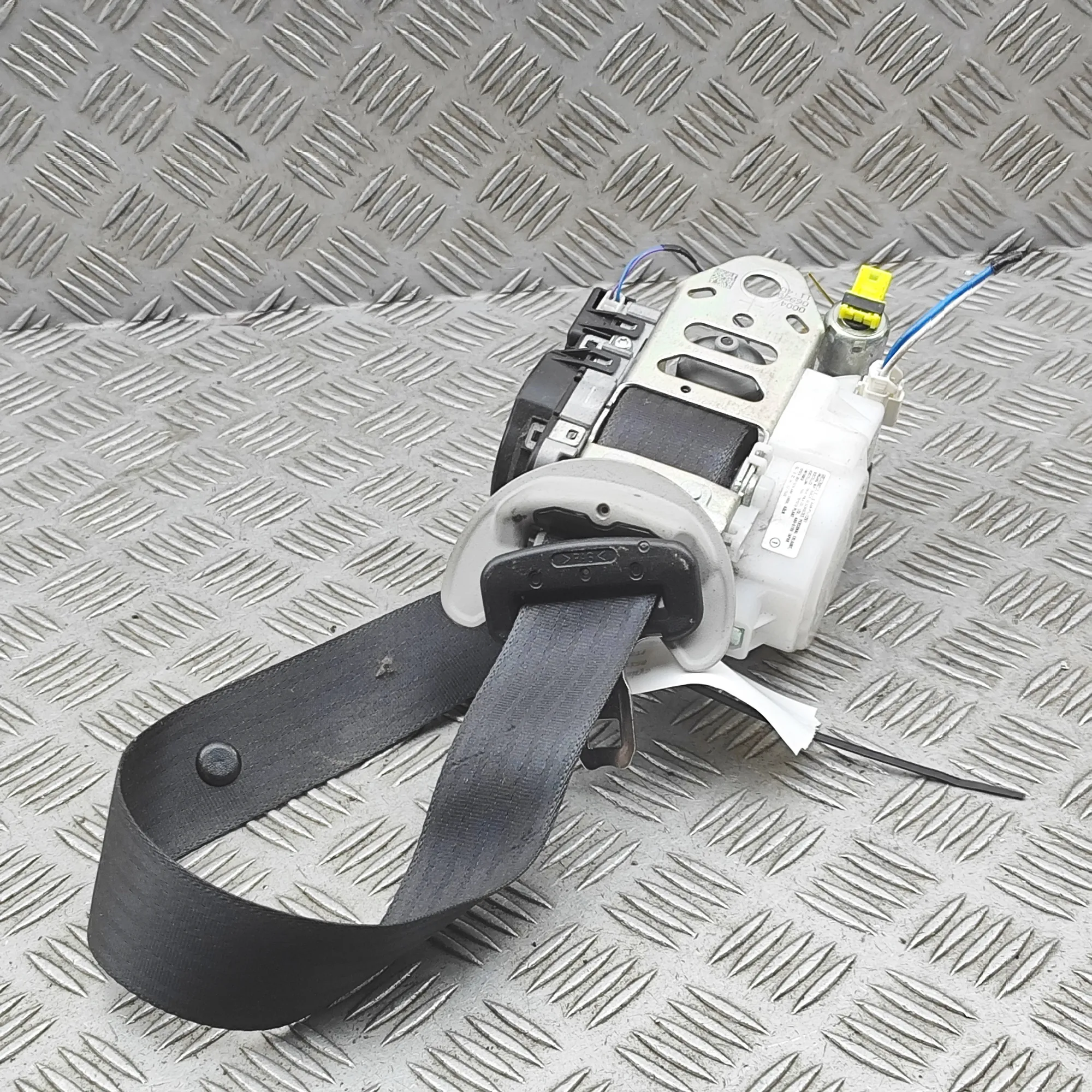 LEXUS LS MK4 XF40 Front Left Seatbelt 73220-50310-C0 4.6 Petrol 280kw 2006