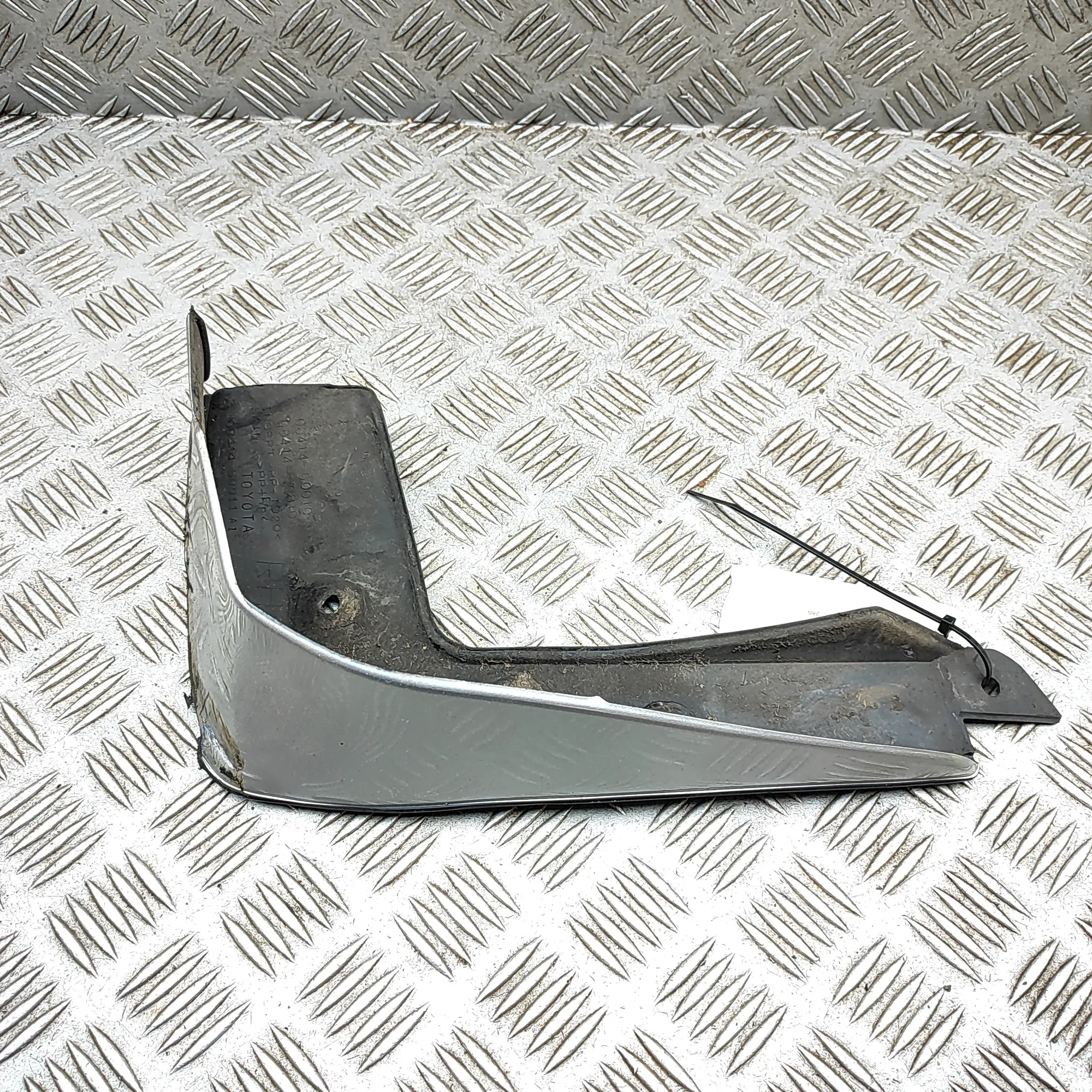 LEXUS LS MK4 XF40 Front Right Mudguard 08414-50010 4.6 Petrol 280kw 2006