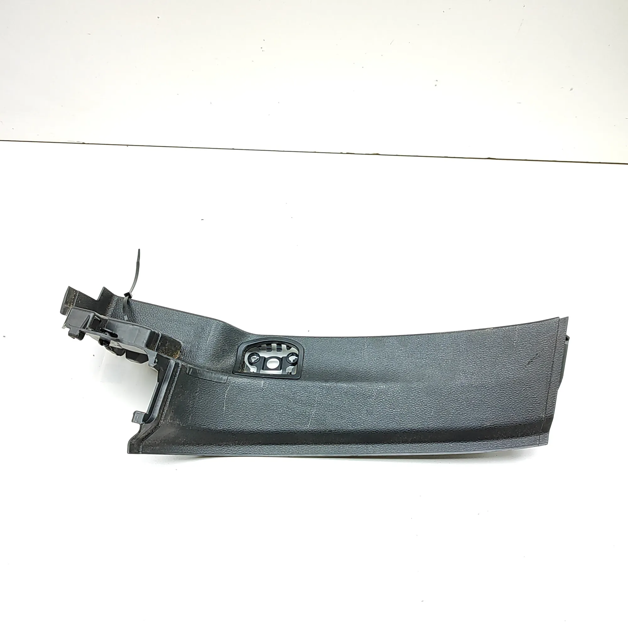 SKODA SUPERB MK3 Estate 3V Right Side Lower D Pillar Trim 3V9868224C 2021