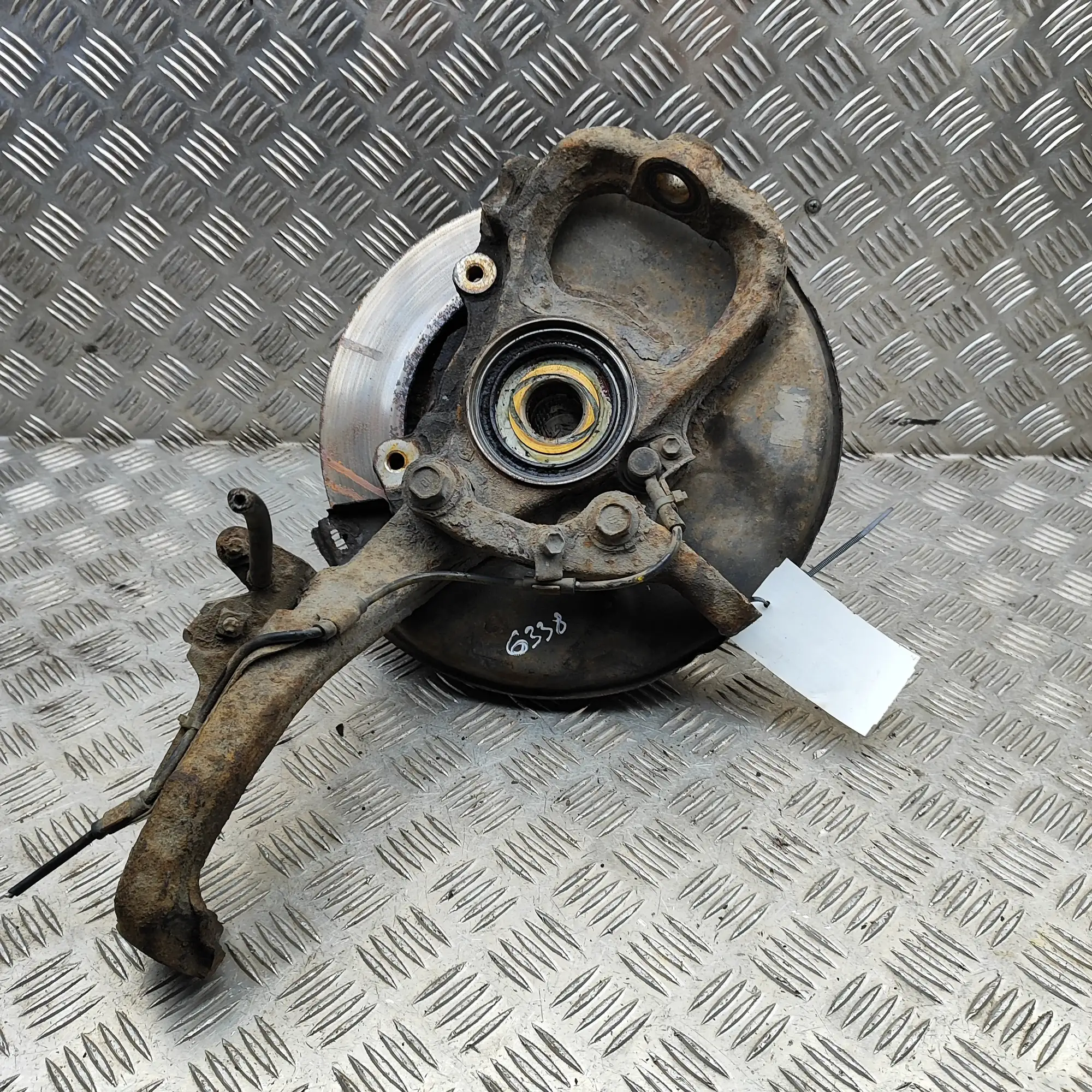 TOYOTA LAND CRUISER 100 J1 Front Left Wheel Hub 43202-60020 4.2 Diesel 37242645