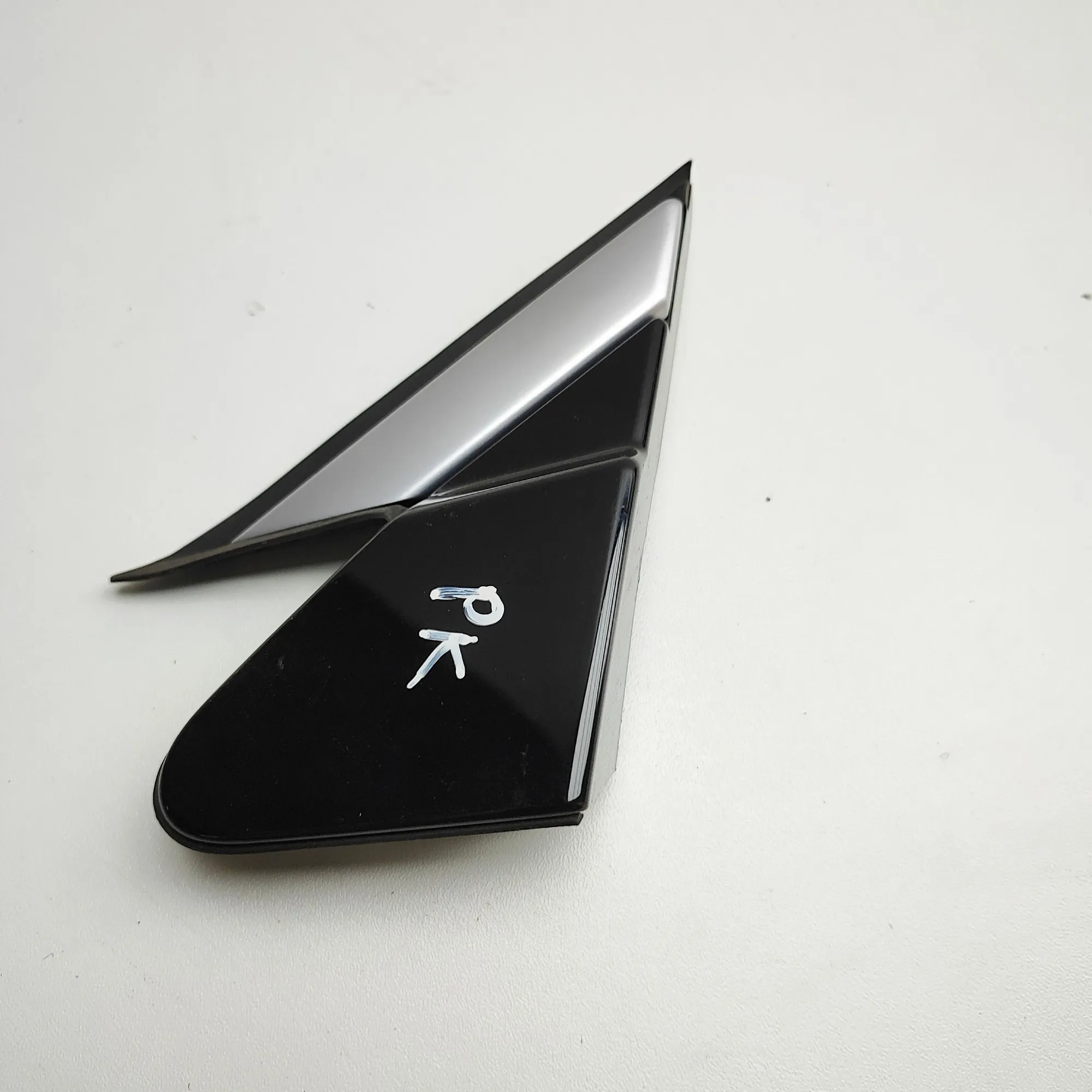 NISSAN ARIYA FE0 Front Left Mirror Corner Trim 63871-5MP0A 2025 37530043