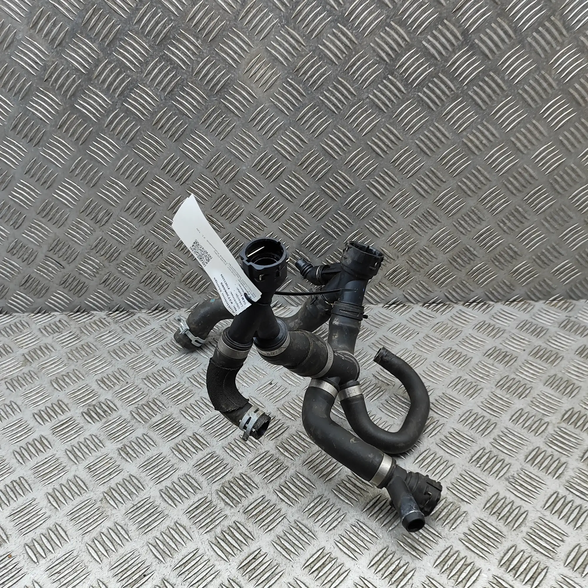 VOLVO XC40 Coolant Hose Pipe 32249392 2.0 Hybrid 120kW 2023 37306609