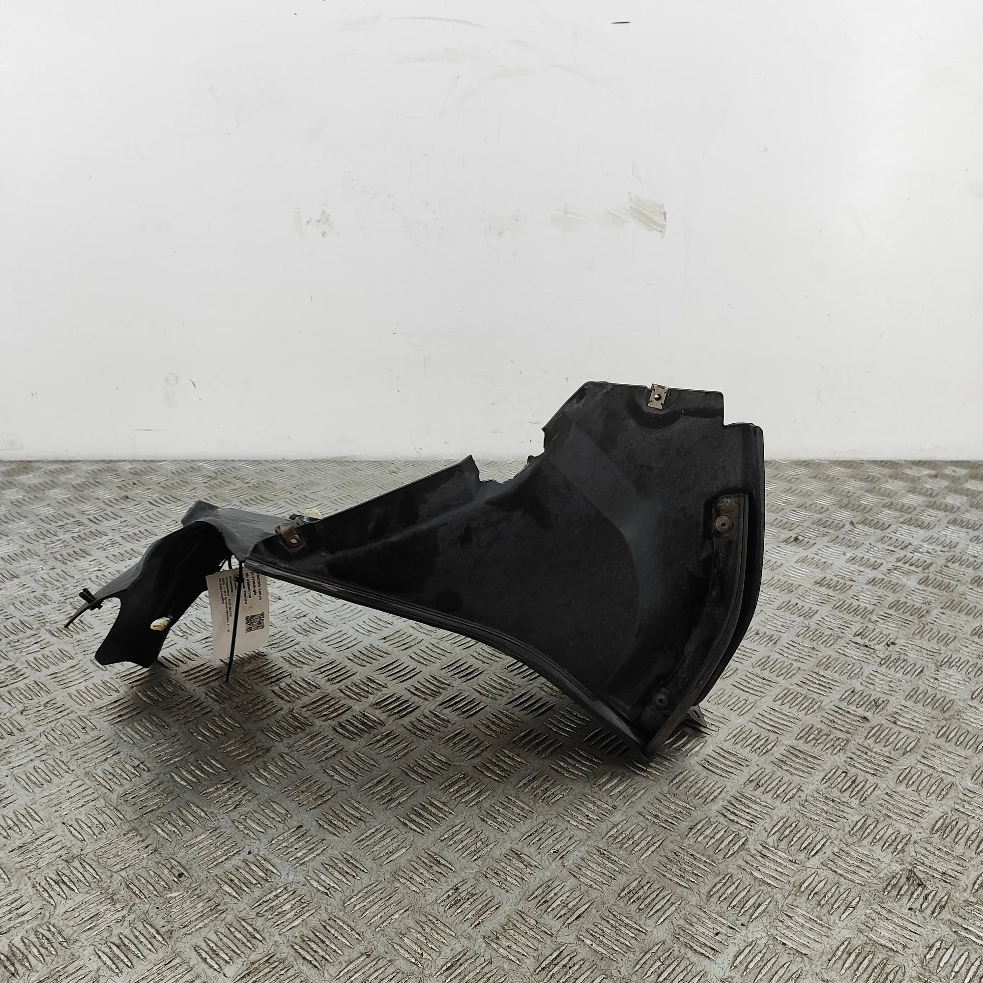 AUDI A5 F5 Front Left Mudguard 8W6853887 2.0 Diesel 140kw 2016 36801110