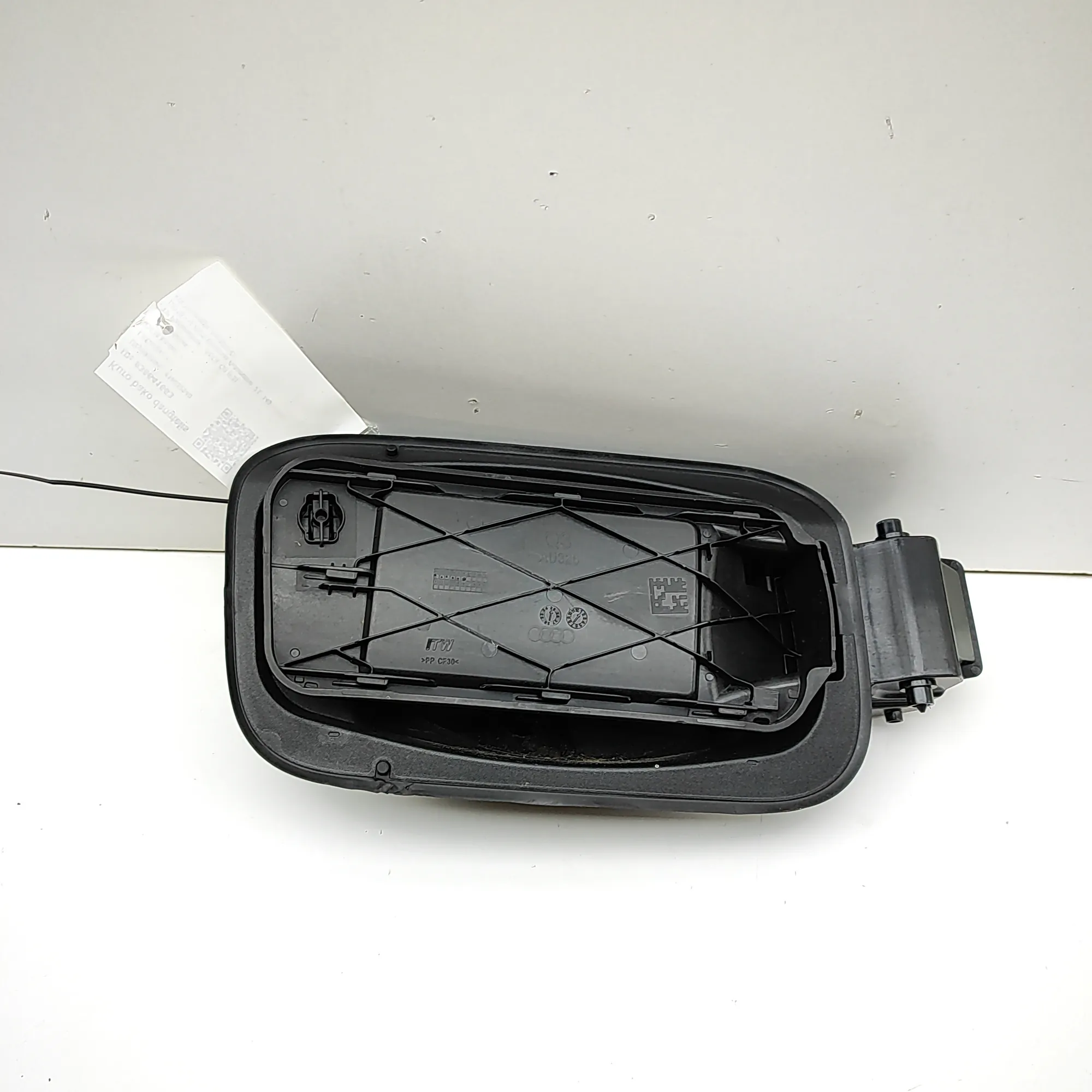 AUDI Q3 F3 MK2 Fuel Tank Flap Cap 83A809906 2.0 Petrol 140kw 2025 36641663