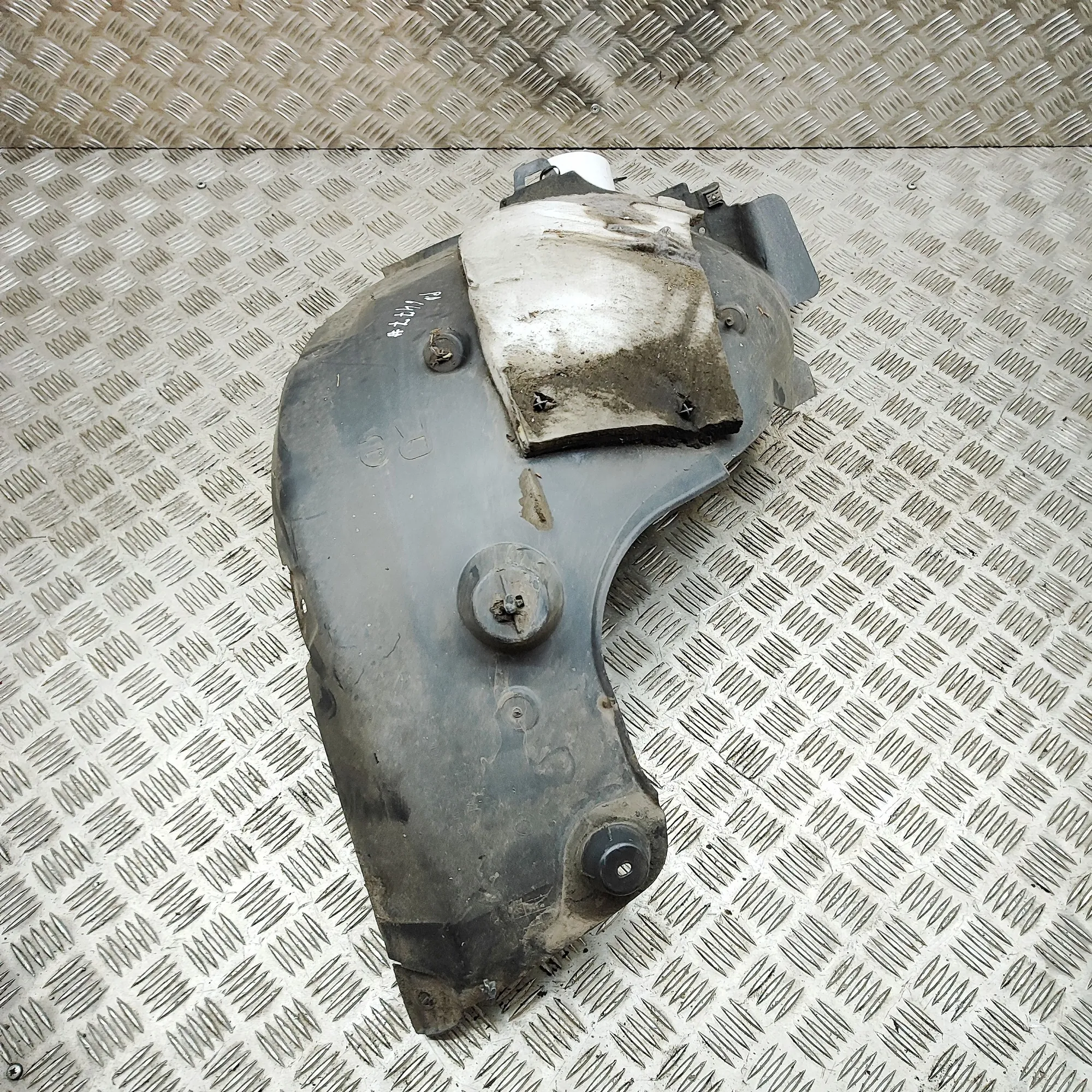 SKODA KAROQ NU7 Front Right Arch Liner Rear Part 575809958 1.5 Petrol 110kW 2020