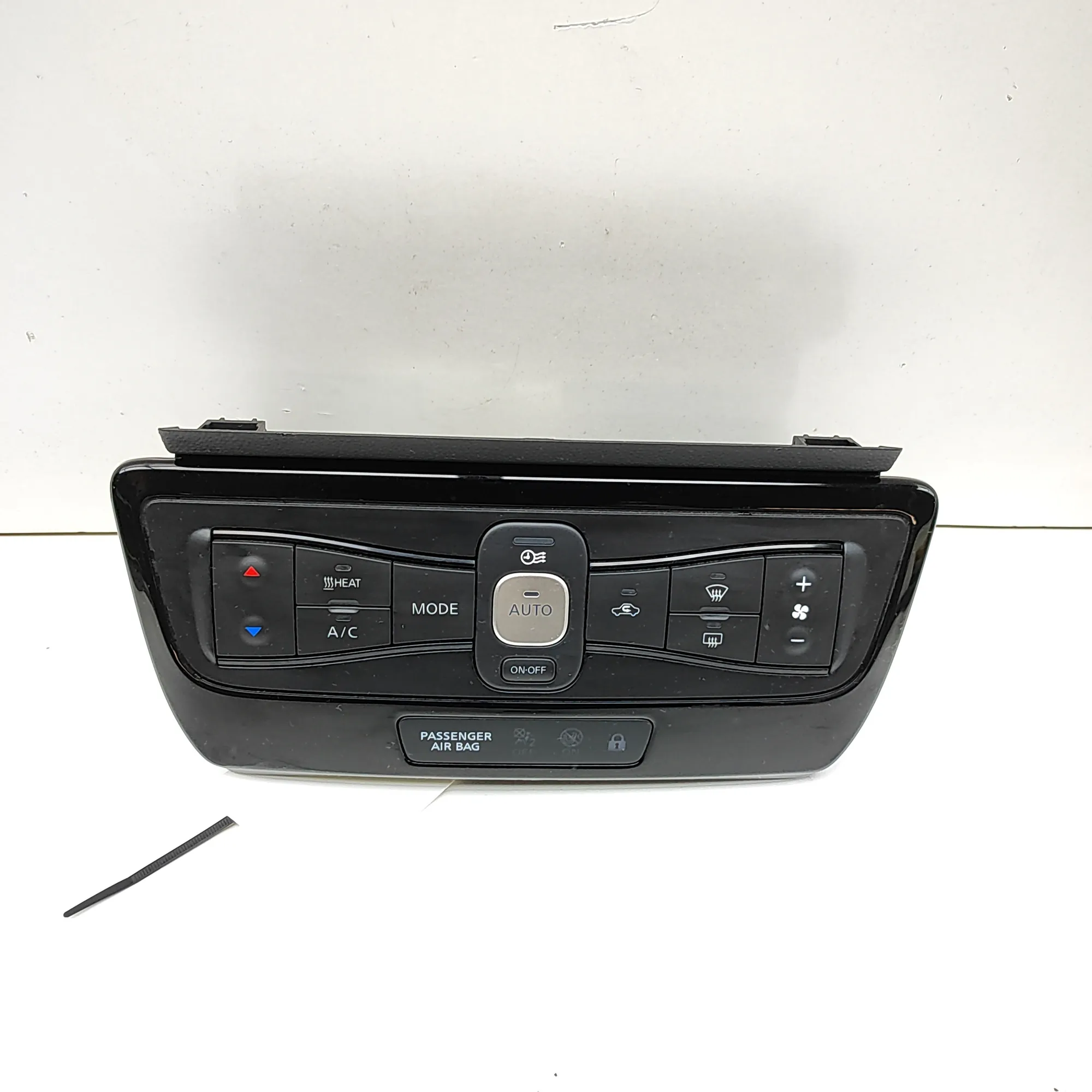 NISSAN LEAF ZE1 MK2 Climate Control Unit 27570-5SH1B Electricity 160kw 2021