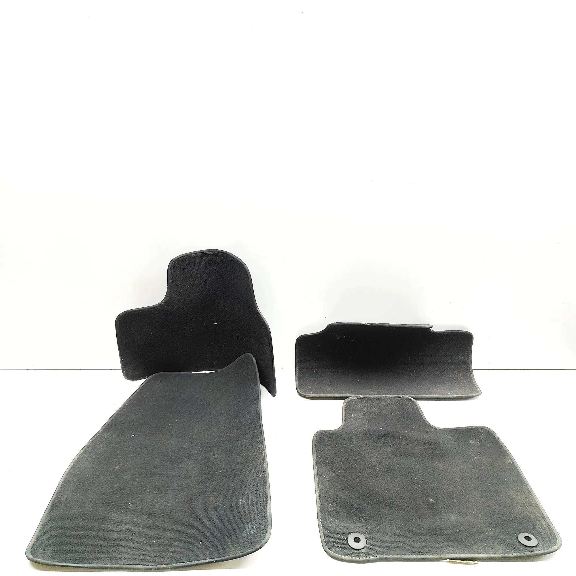 VOLVO XC40 Floor Mat Set 32328776 RHD 2023 37308115